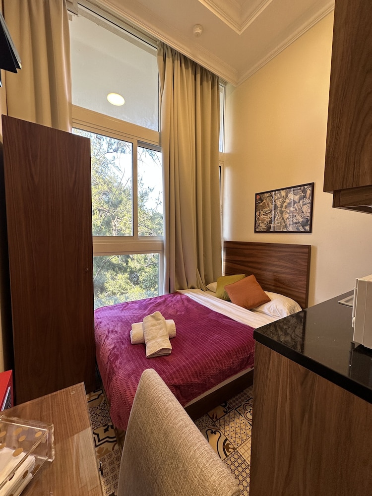 City Single Room