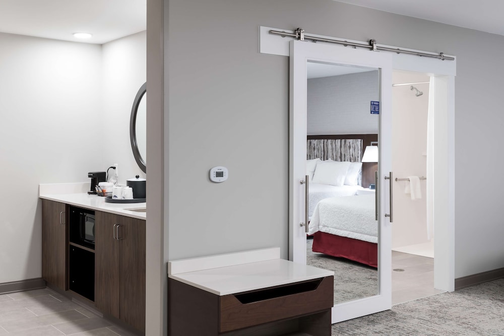 Studio, 2 Queen Beds, Accessible (Roll-In Shower) - Photo 5