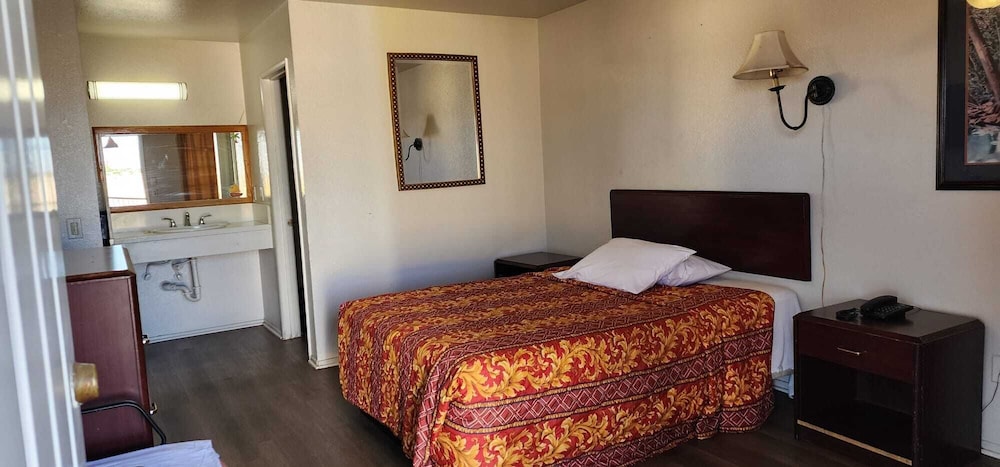 Room, 1 Queen Bed - Photo 1