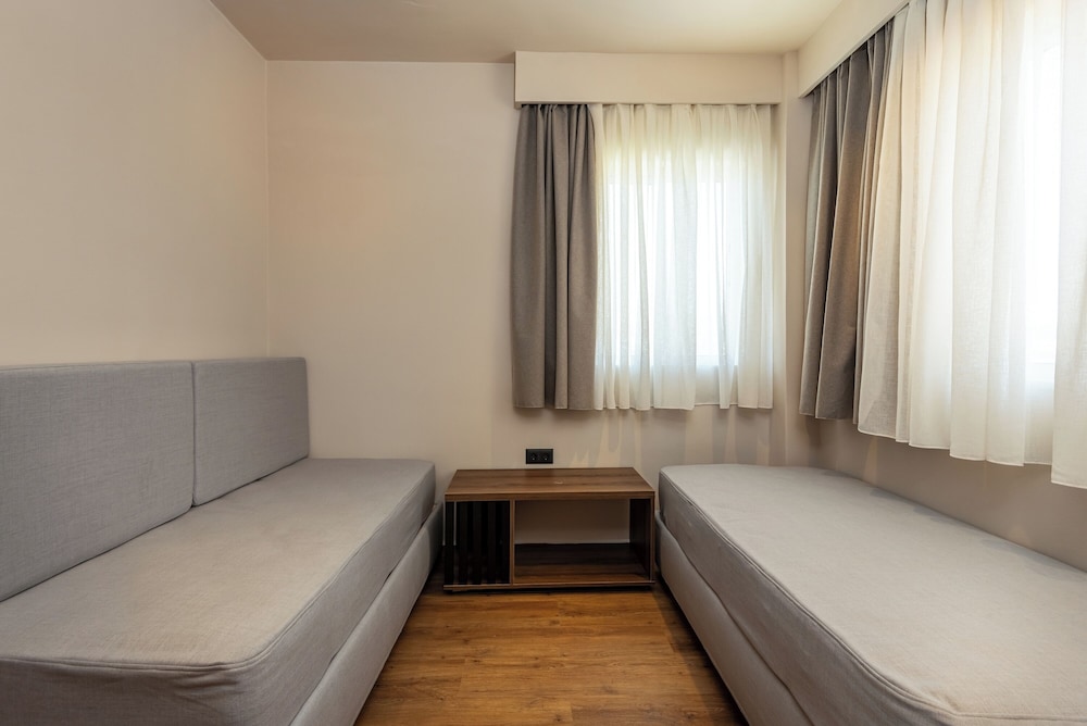 Deluxe Suite, Sea View - Photo 7