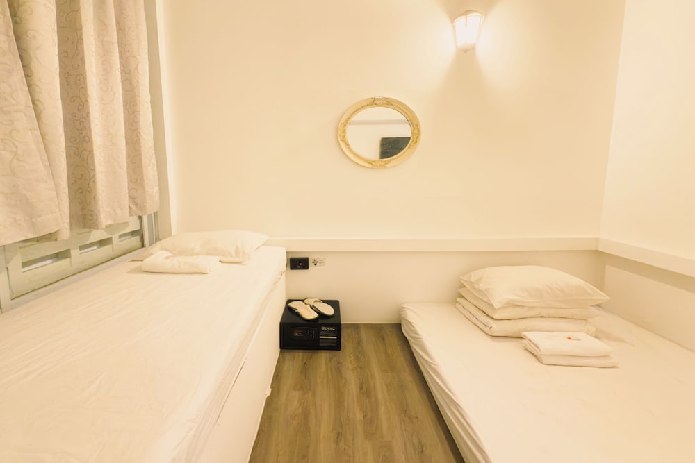 Twin Room, 2 Twin Beds photo 3