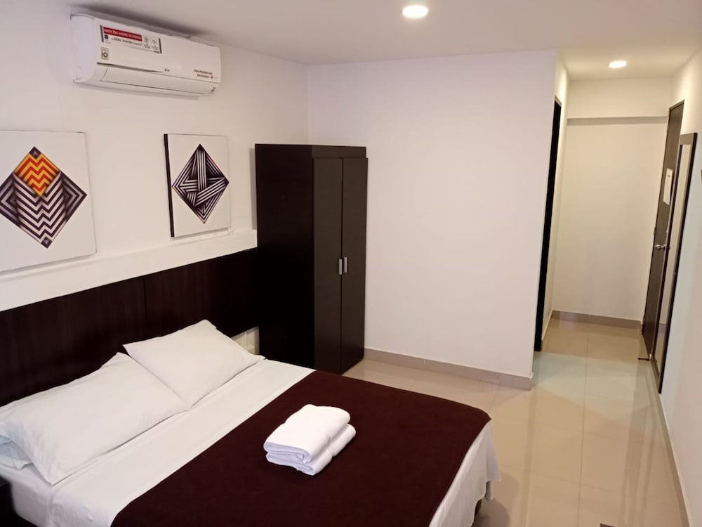 Basic Room, 1 Bedroom, Ensuite, Tower photo 2