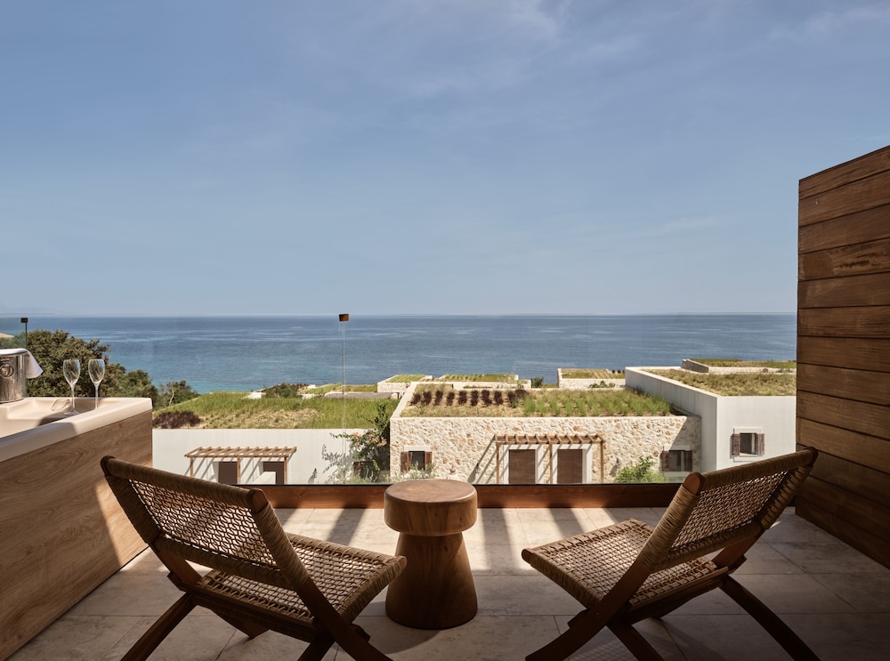 Spa Suite Sea View Outdoor Hot Tub