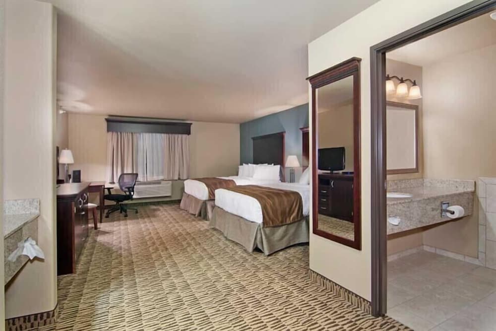 Executive Suite, 2 Queen Beds (2 Queen Beds Executive Non Smoking)