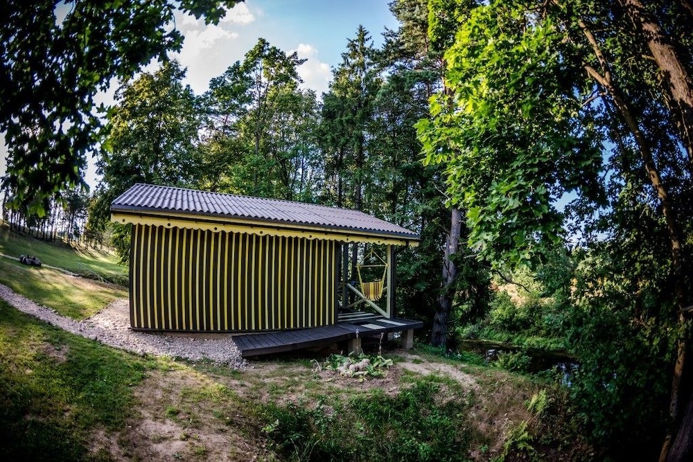 Cottage (Yellow) photo 3