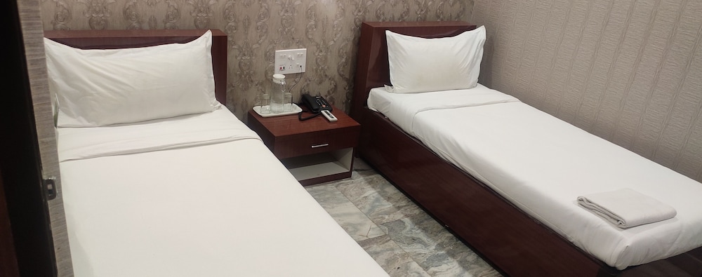 Luxury 2 Twin Bed Room