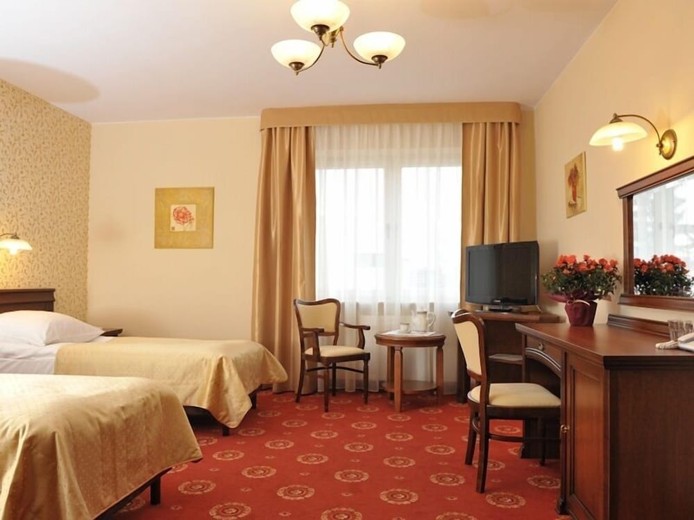 Standard Twin Room - Photo 1