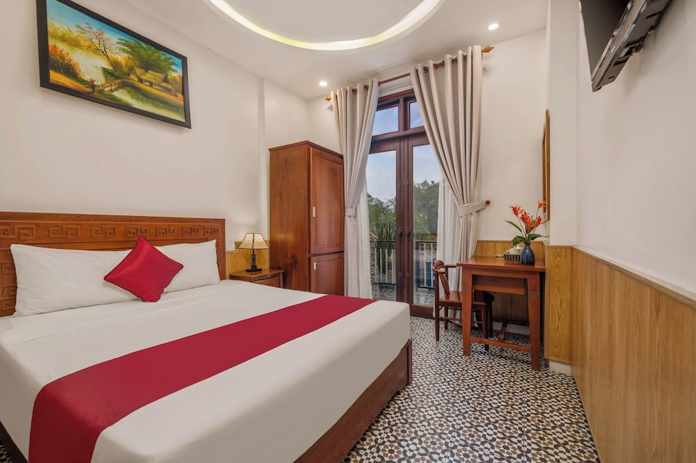 Deluxe Room, City View