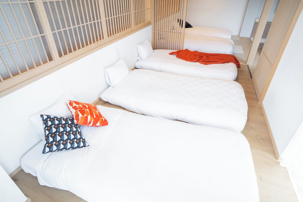 Signature Family Suite (Non-smoking) - Photo 10