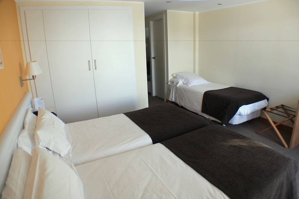 Triple Room Street View photo 2