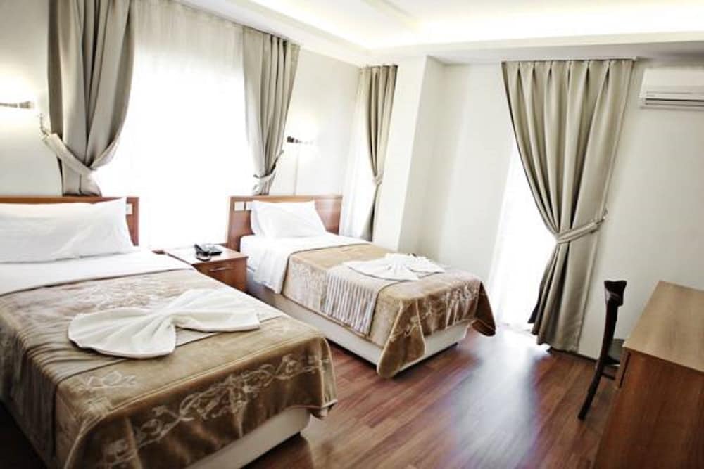 Economy Double Room photo 2