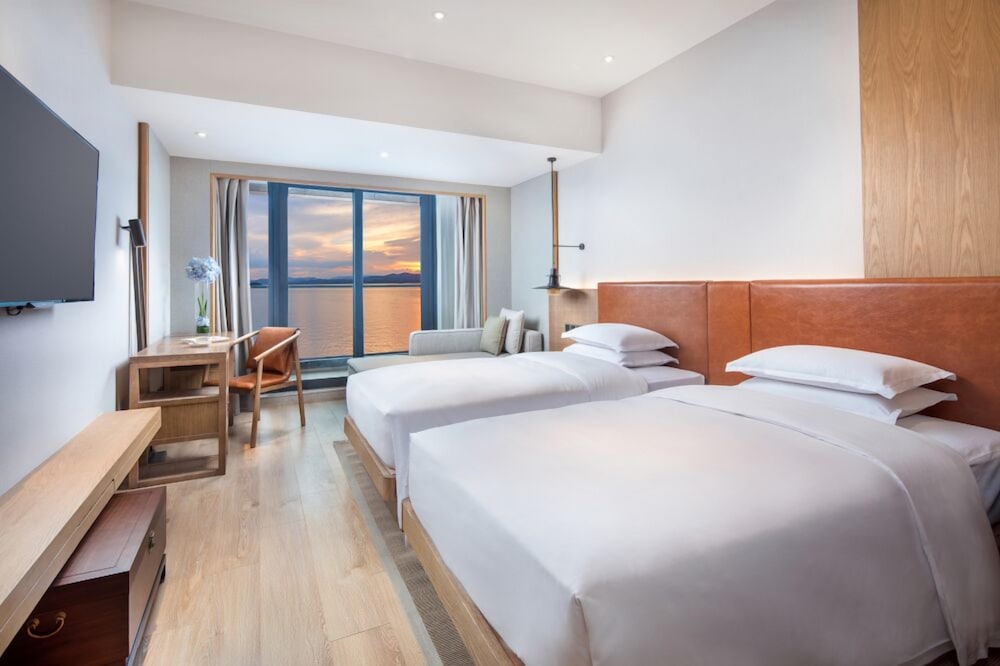 Premium Room, 2 Double Beds, Balcony, Lake View