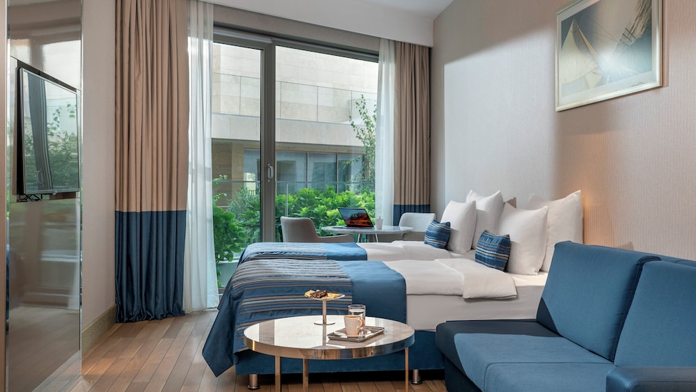 Junior Suite, Multiple Beds