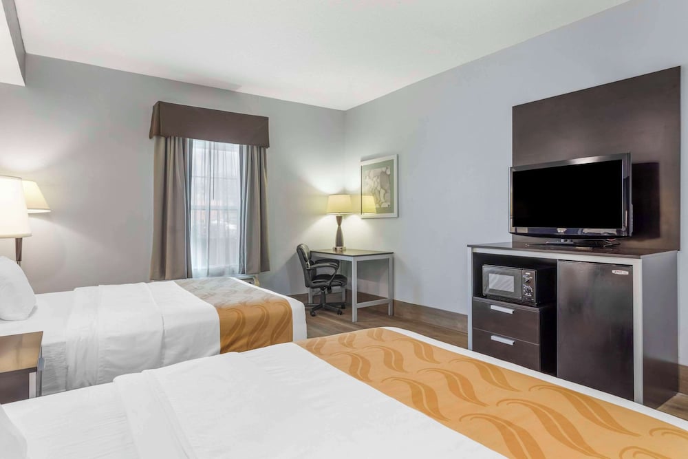 Room, 2 Double Beds, Accessible, Non Smoking (Roll-In Shower) - Photo 2