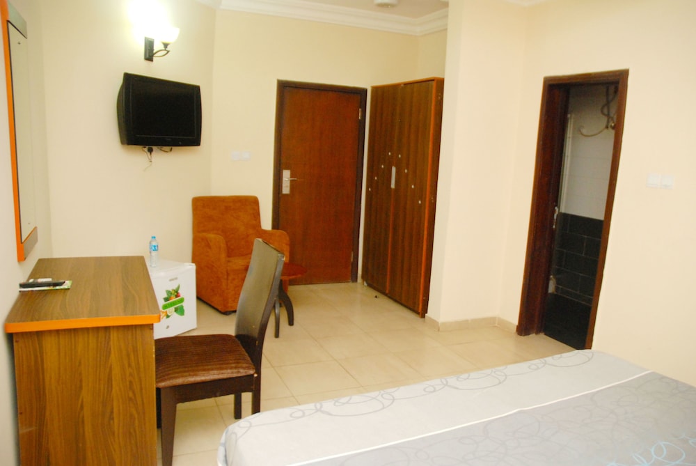 Superior Suites (WIng 1)