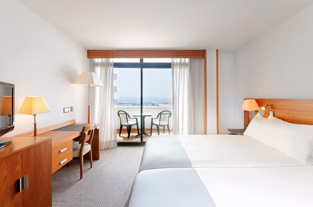 Premium Room, Sea View (2 adults + 1 child) - Photo 1
