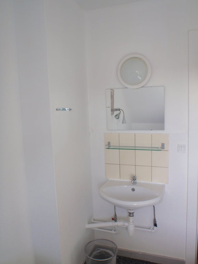 Economy Double Room, Shared Bathroom (linen excluded) photo 2