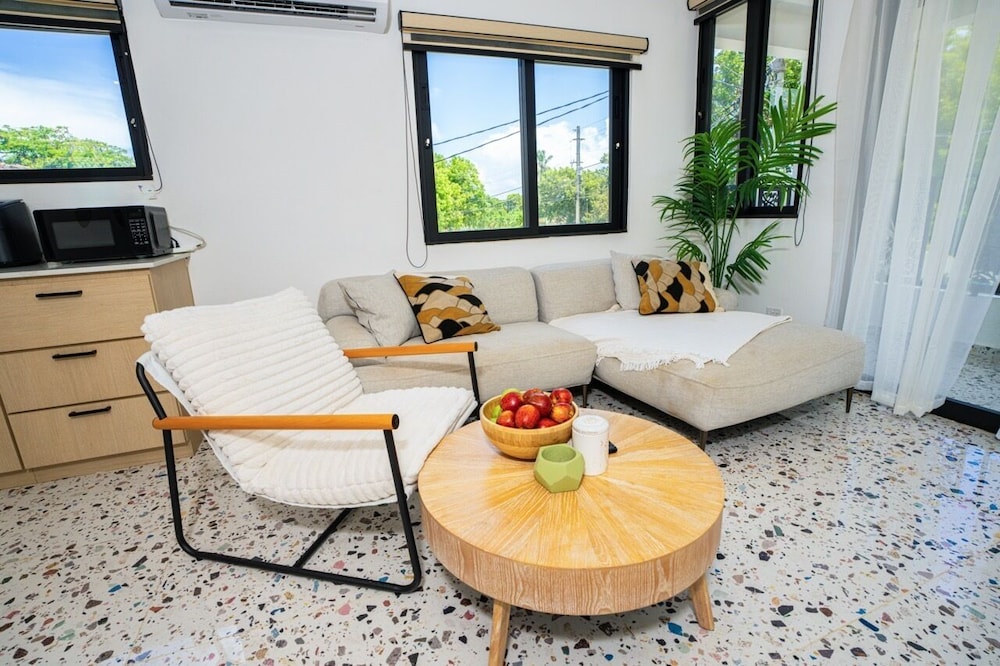 Executive Suite, 1 Bedroom, Kitchen, City View photo 2