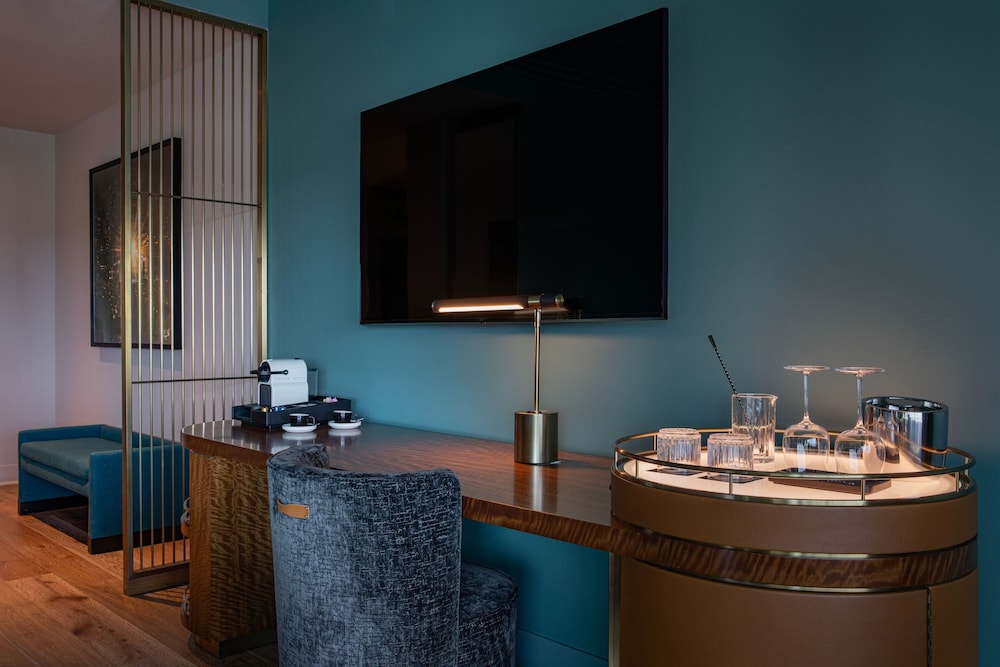 Standard Room, 2 Queen Beds, City View - Photo 3