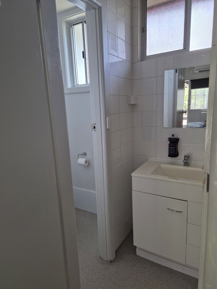Comfort Double Room, 1 Queen Bed, Private Bathroom, Garden View photo 3