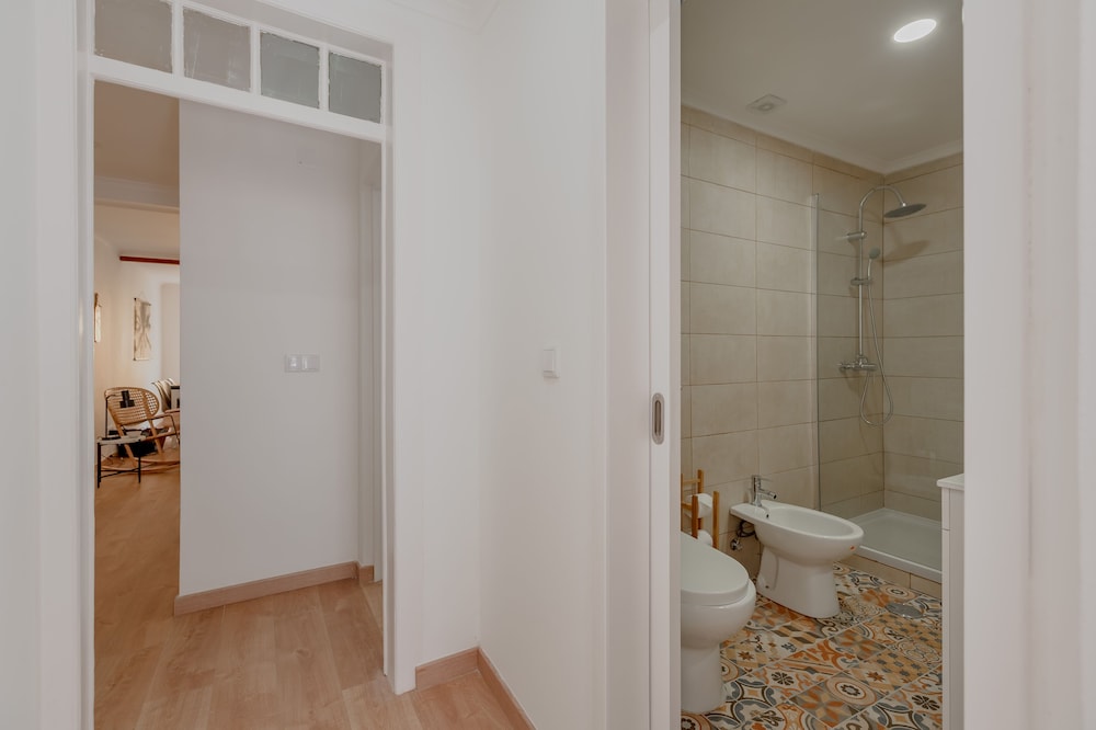 Apartment, 3 Bedrooms - Photo 38