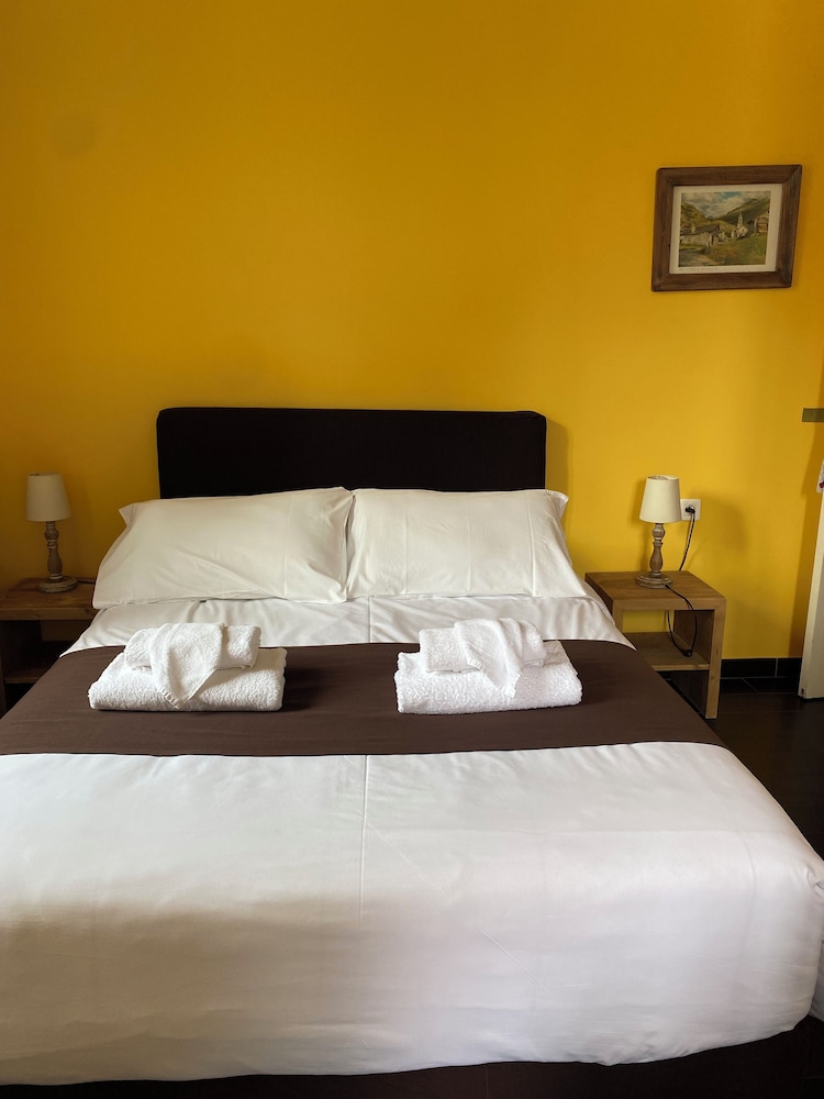 Double room, private bathroom (not in room) photo 1