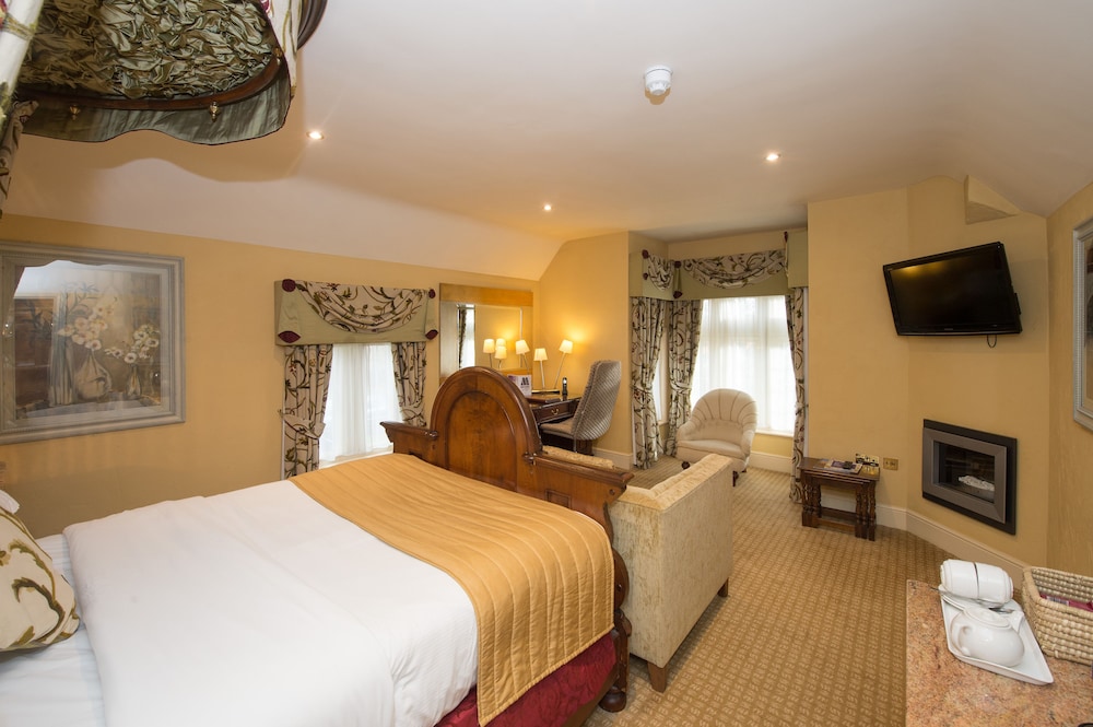 Suite, 1 King Bed photo 2