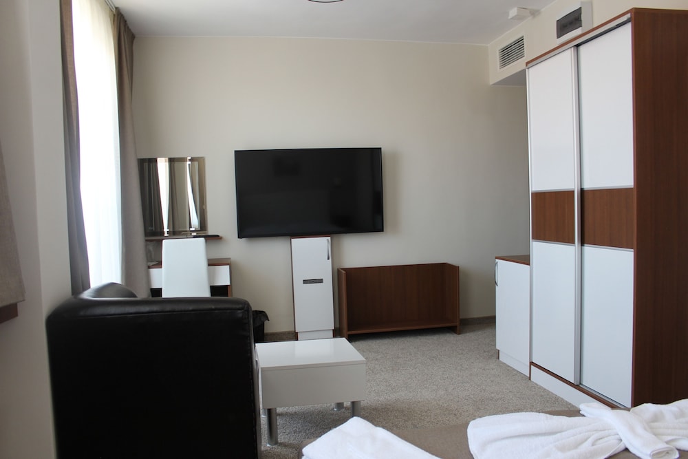 Luxury Double Room, 1 Double Bed, Balcony photo 3