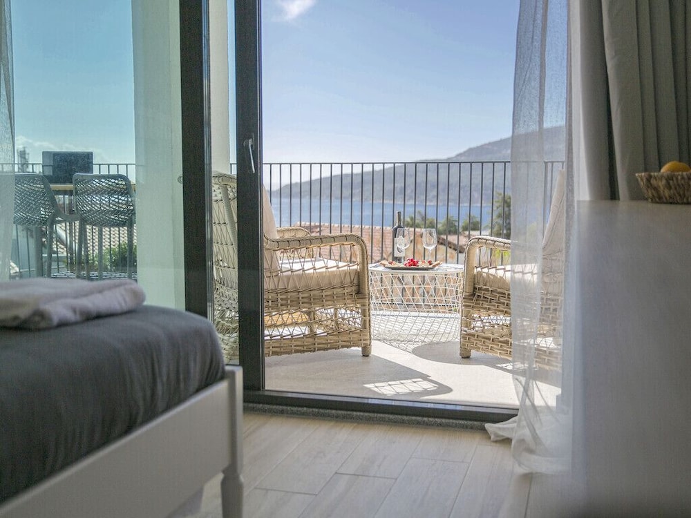 Superior Double Room, Sea View - Photo 9