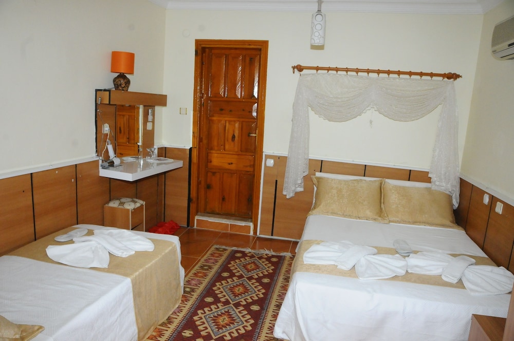 Standard Twin Room photo 3