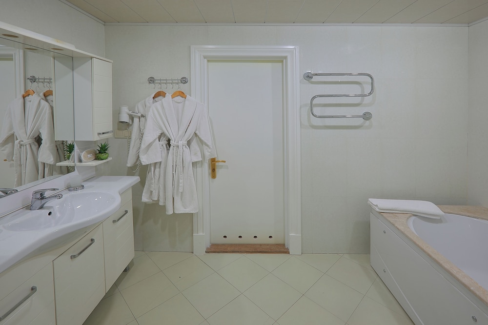 Standard Double or Twin Room, City View photo 3