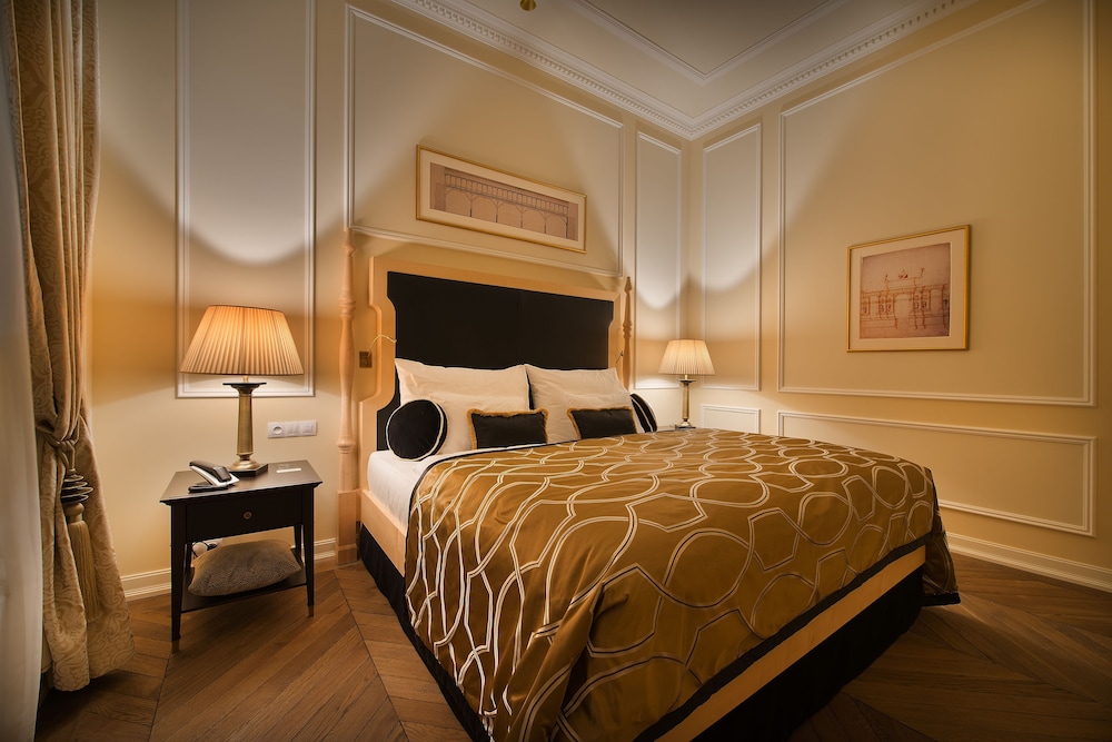Wilson Executive Room photo 2