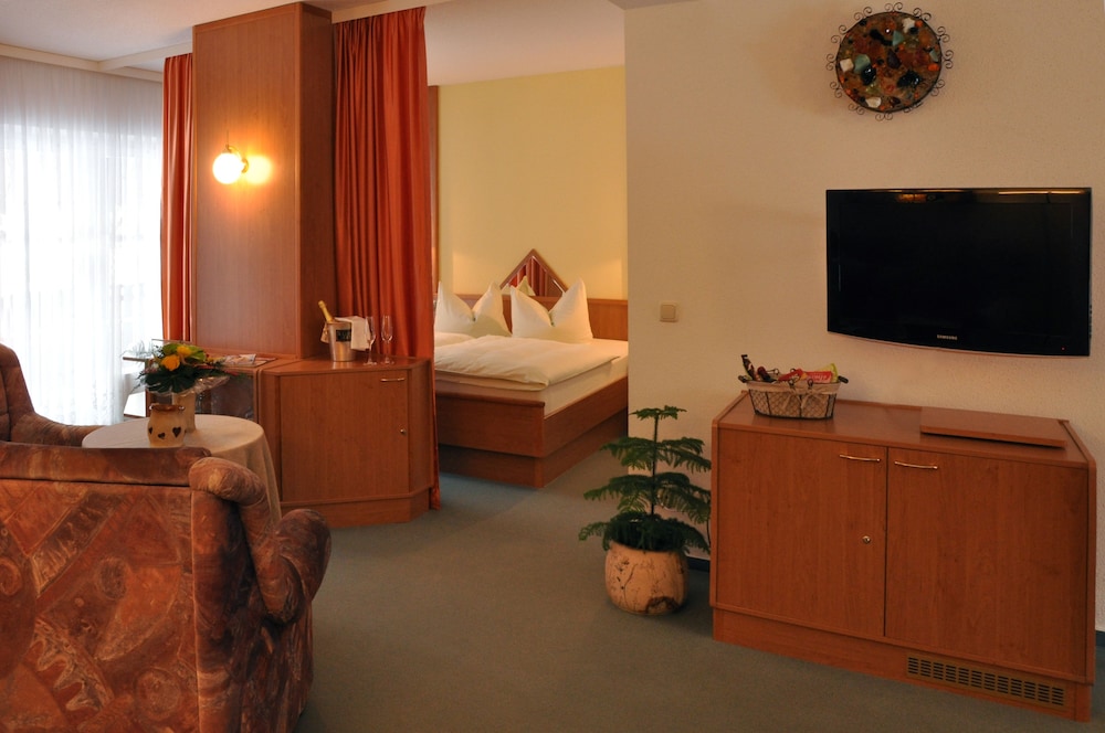Double Room, 1 King Bed photo 3