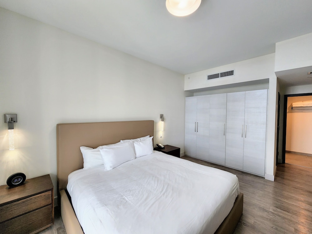 Panoramic Condo, 2 Bedrooms, Ocean View photo 2