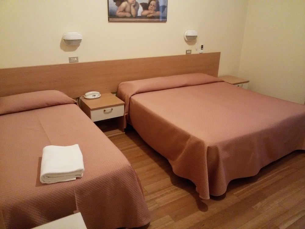 Triple Room - Photo 5
