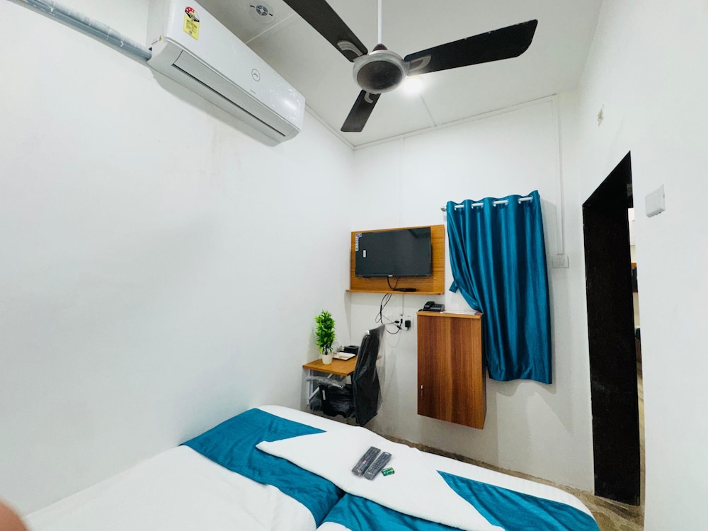 Deluxe Room - Photo 6