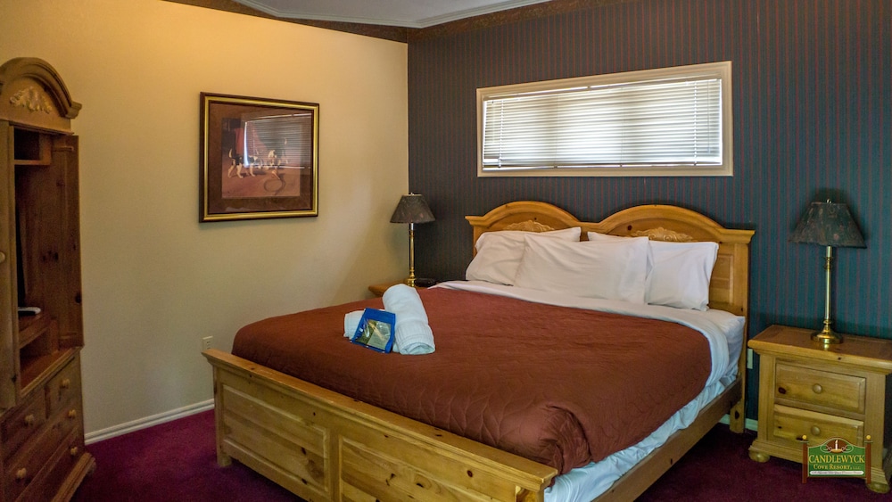 Suite 1 Bedroom, 1 Bath, Fireplace, Hot Tub