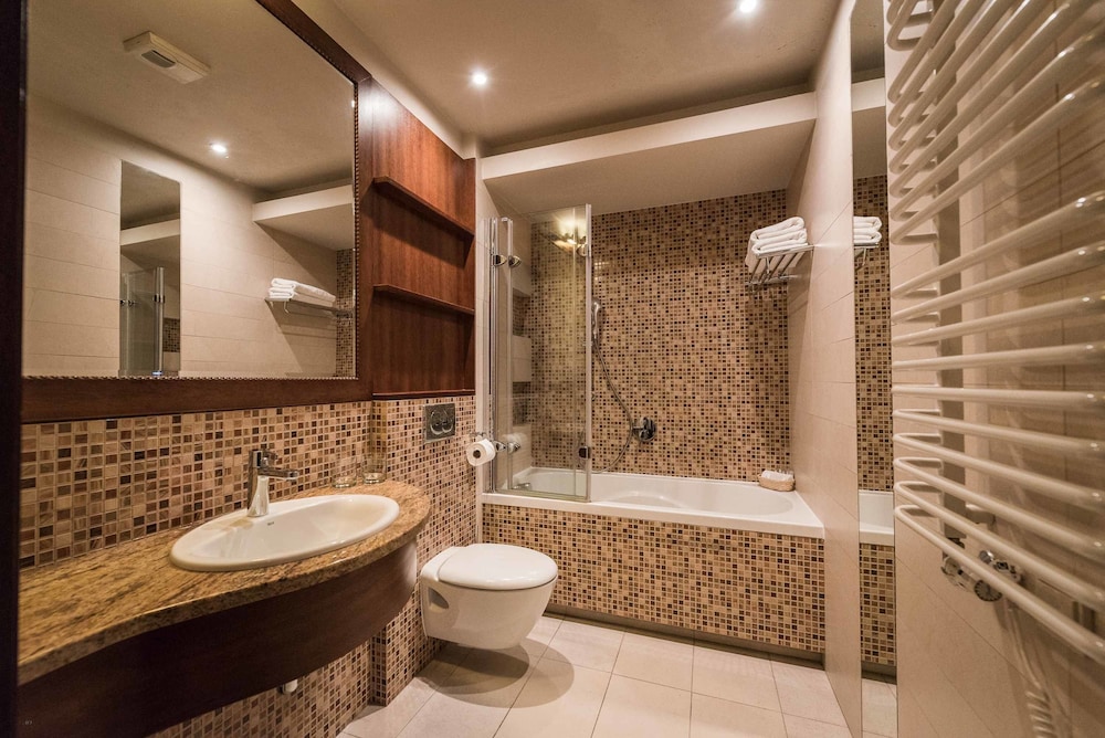 Classic Double or Twin Room - Photo 6