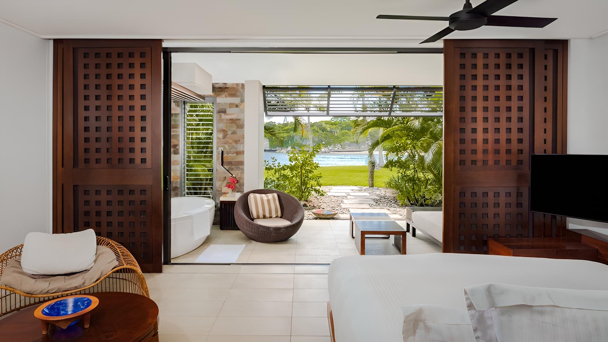 Room, 1 King Bed, Lagoon View, Ground Floor photo 4