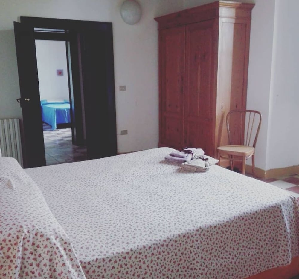 Double Room, Shared Bathroom photo 1