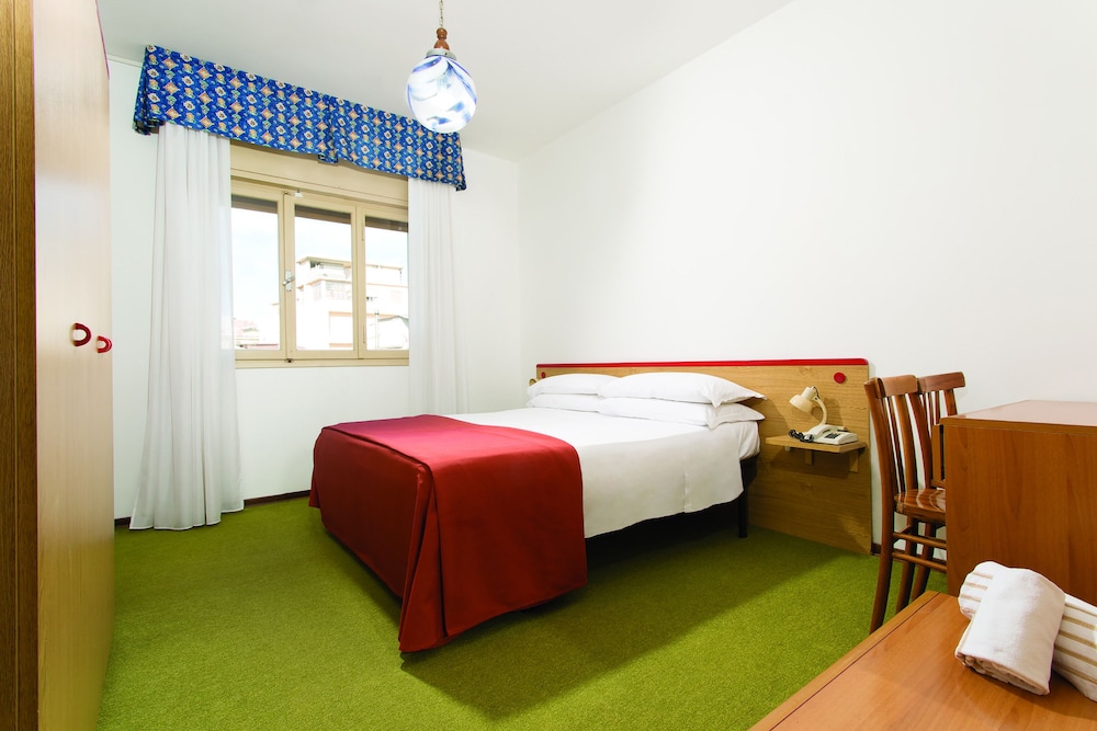 Standard Double Room - Photo 1
