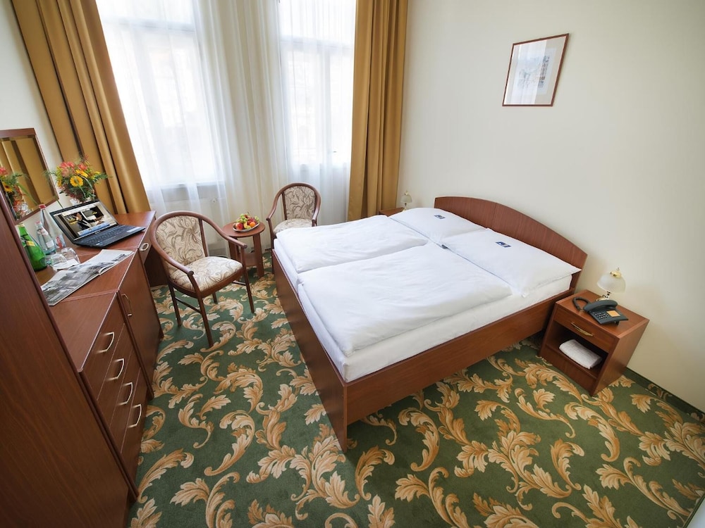 Standard Double or Twin Room photo 3
