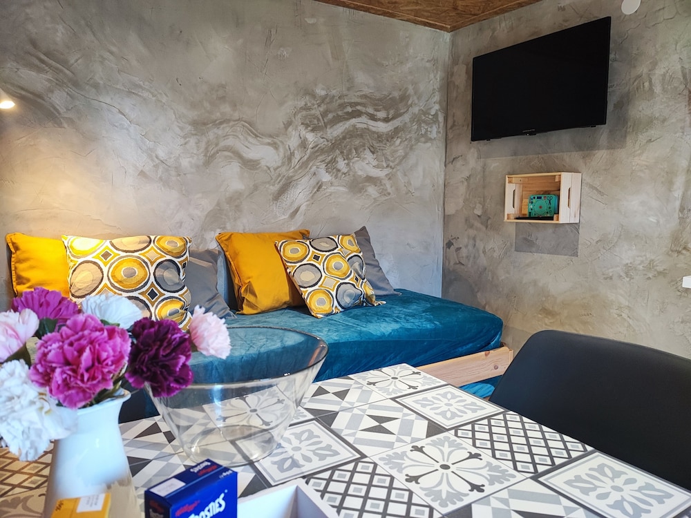 Design Studio, 1 Queen Bed with Sofa bed, Mezzanine