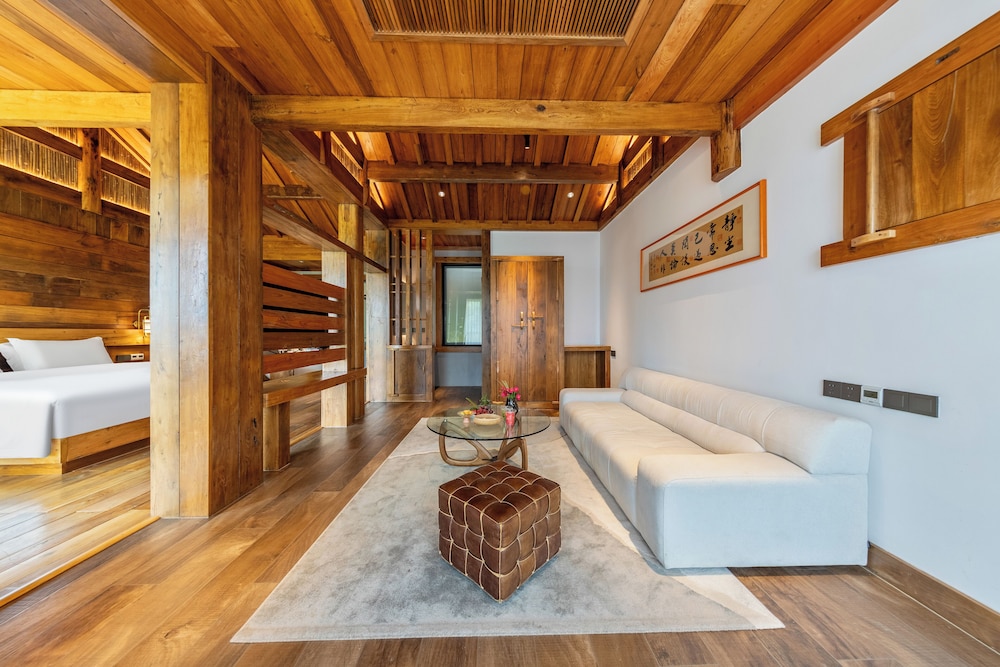 Luxury Double Room, Hill View photo 3