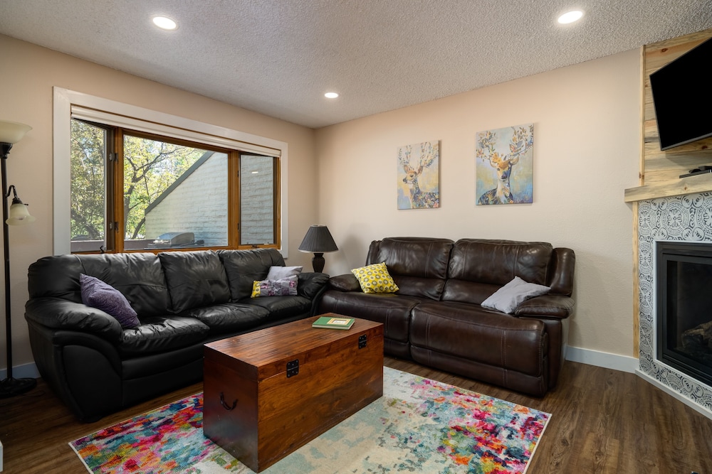 Condo, 2 Bedrooms photo 3