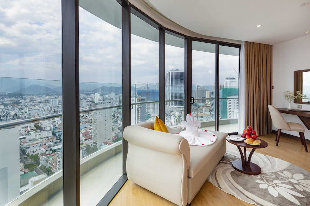 Suite - Photo 6