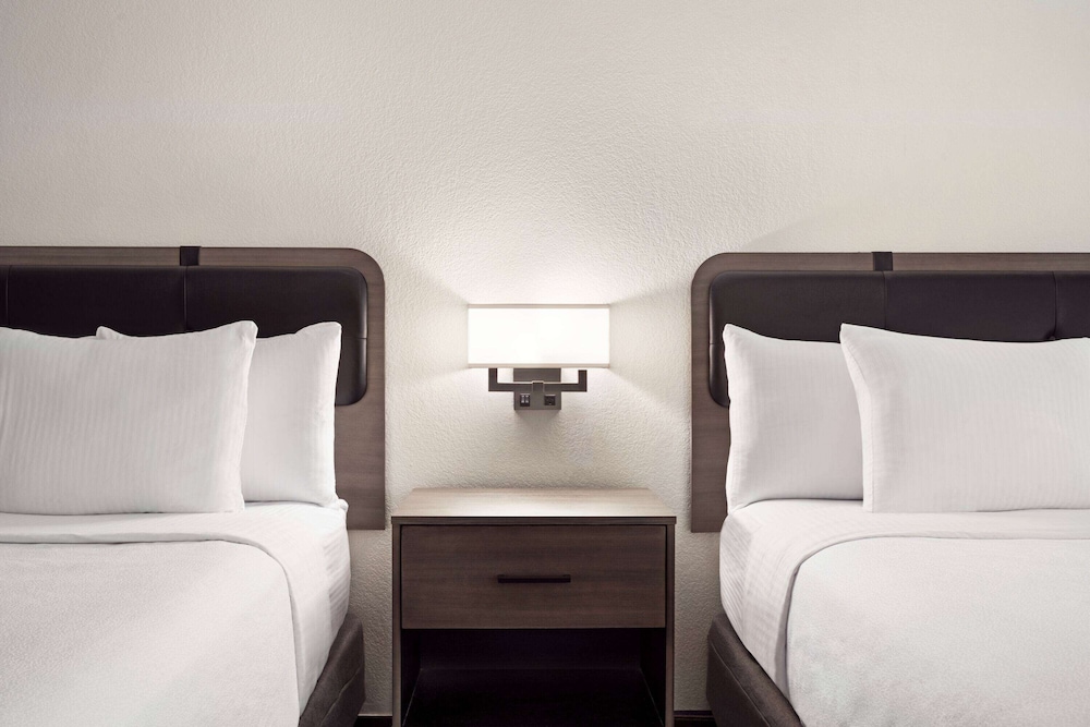 Room, Multiple Beds, Non Smoking - Photo 3