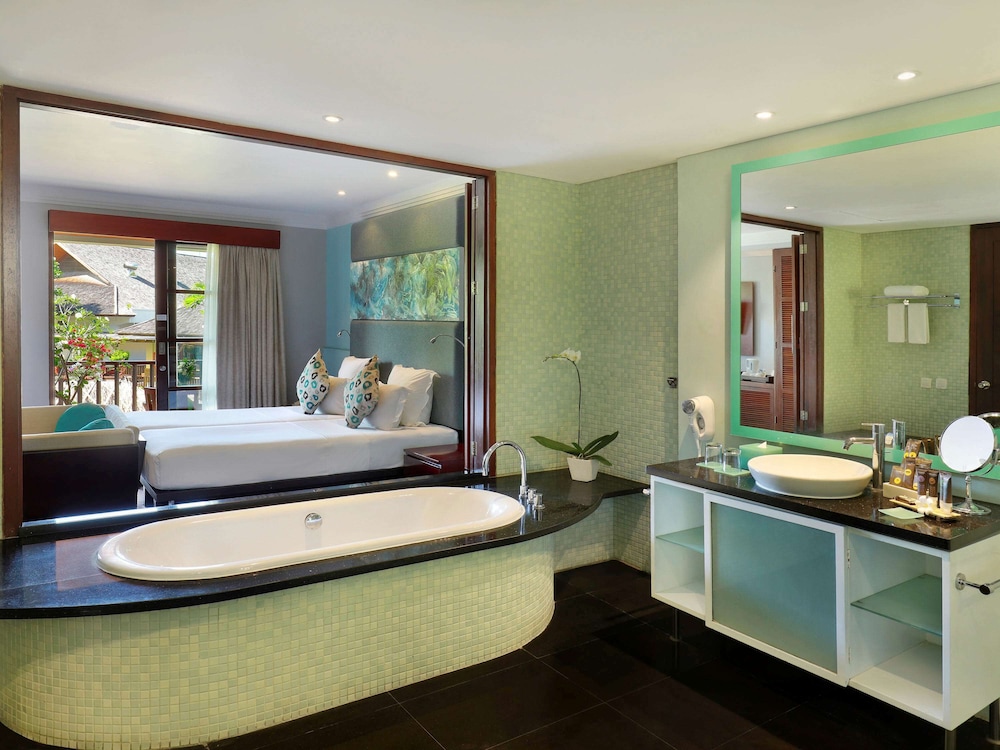 Suite, 3 Bedrooms, Private Pool - Photo 6