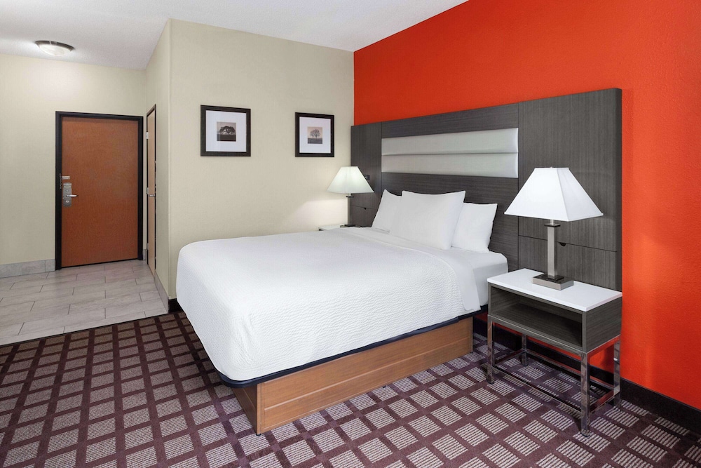 Room, 1 Queen Bed, Accessible, Non Smoking photo 1
