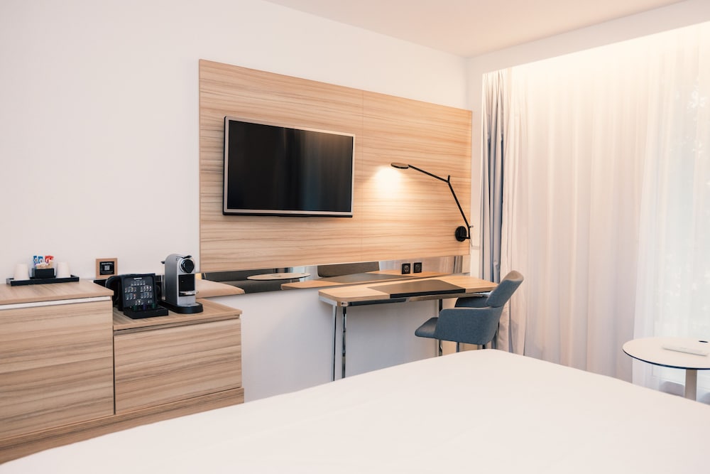 Superior Room, 1 Double Bed with Sofa bed - Photo 8